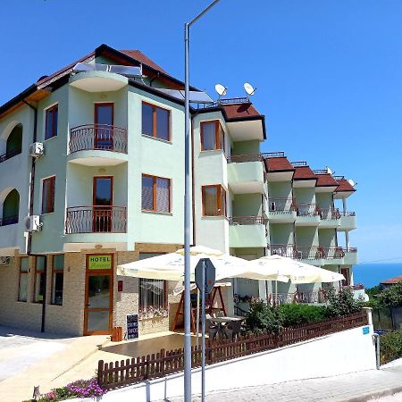 Family Hotel Amore بايالا المظهر الخارجي الصورة
