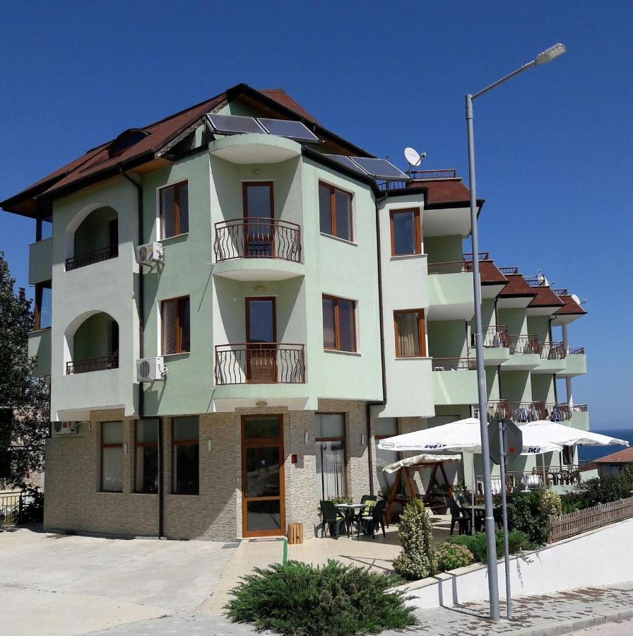 Family Hotel Amore بايالا المظهر الخارجي الصورة