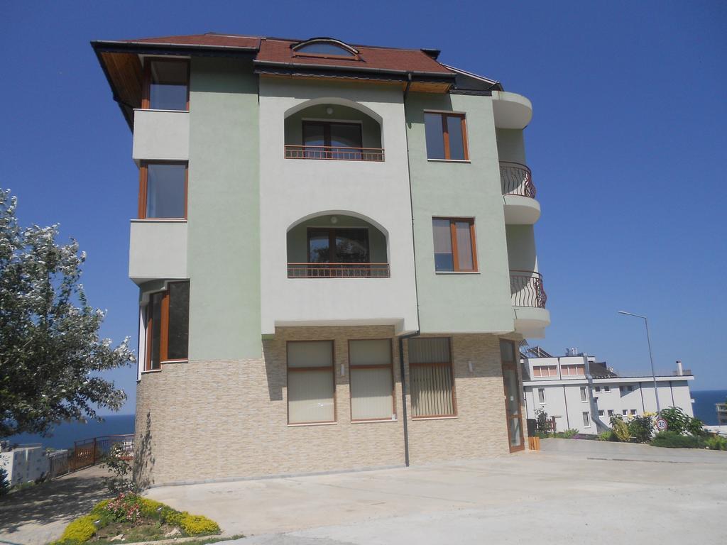 Family Hotel Amore بايالا المظهر الخارجي الصورة
