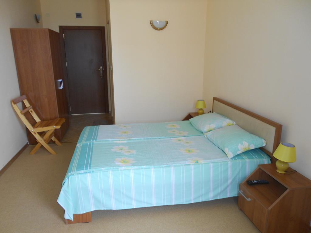 Family Hotel Amore بايالا الغرفة الصورة