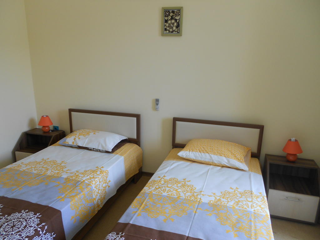 Family Hotel Amore بايالا الغرفة الصورة