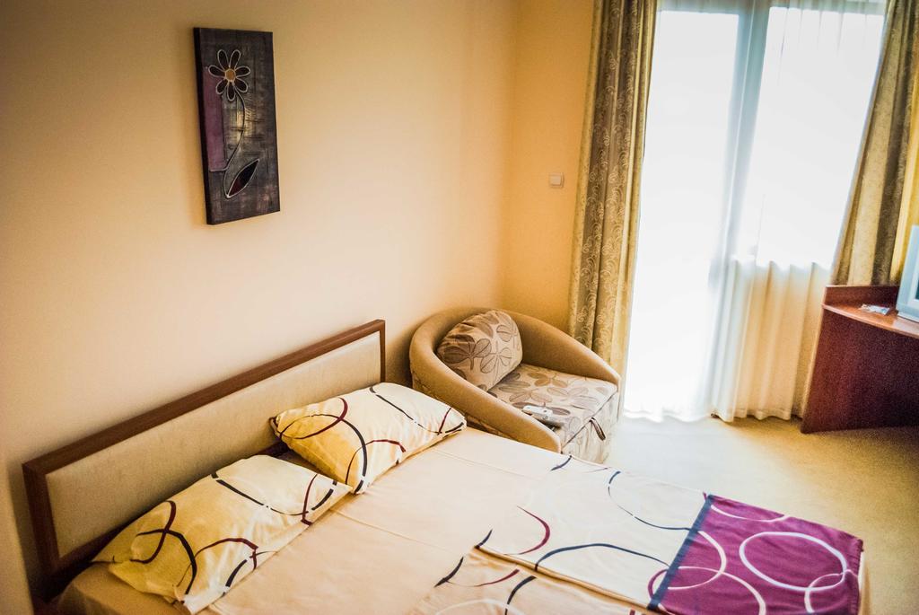 Family Hotel Amore بايالا المظهر الخارجي الصورة