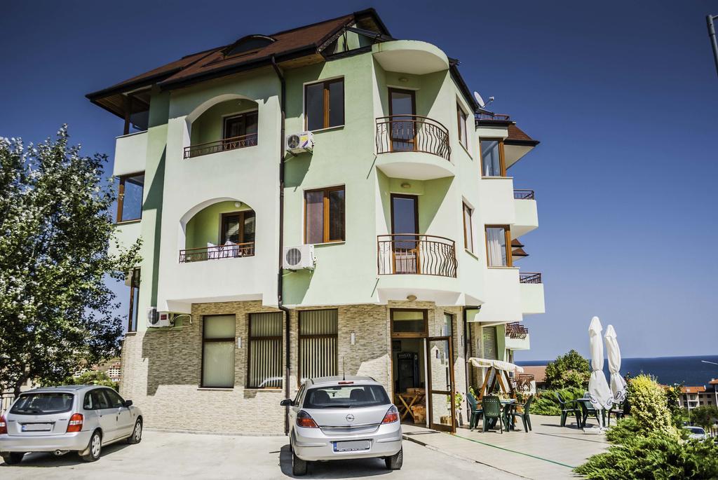 Family Hotel Amore بايالا المظهر الخارجي الصورة