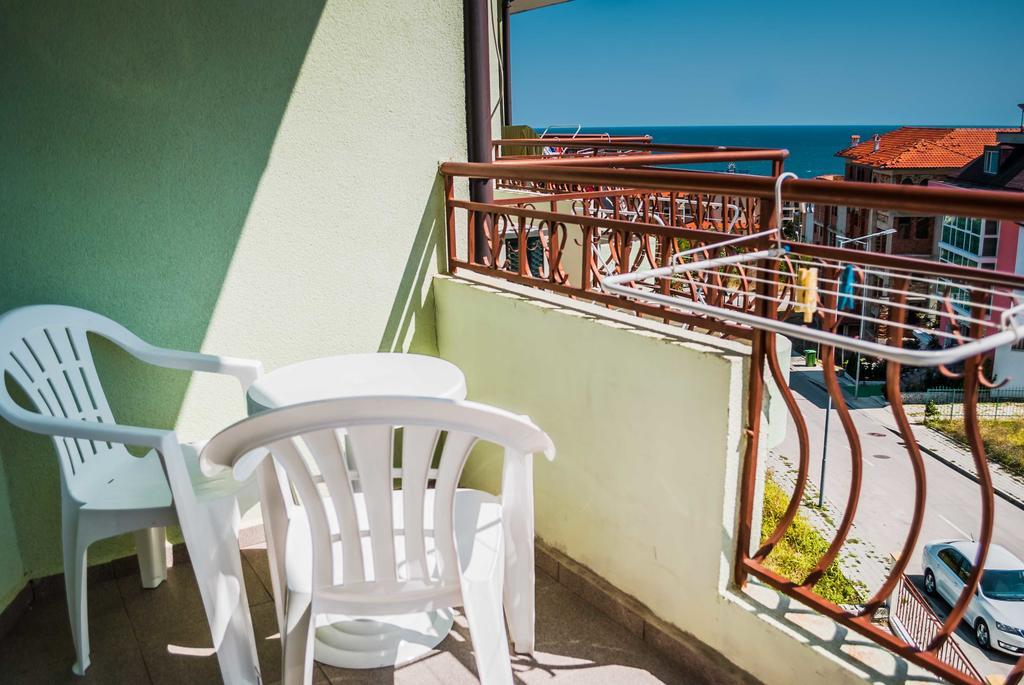 Family Hotel Amore بايالا المظهر الخارجي الصورة