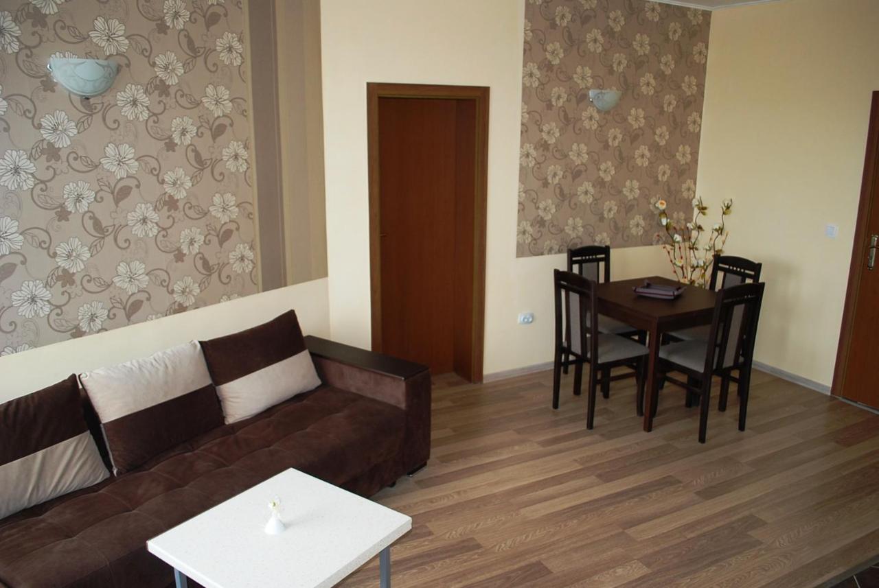 Family Hotel Amore بايالا المظهر الخارجي الصورة