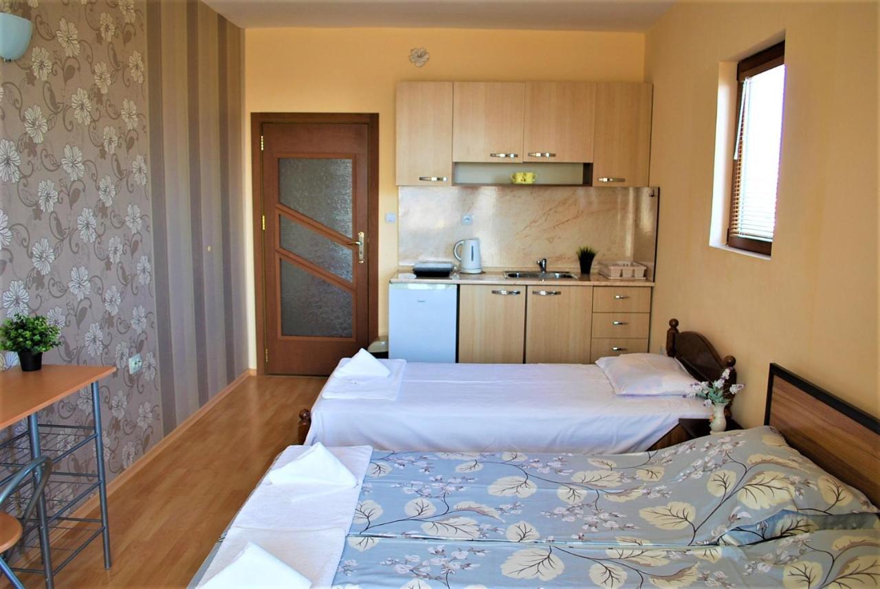 Family Hotel Amore بايالا المظهر الخارجي الصورة