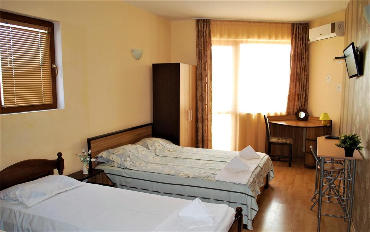 Family Hotel Amore بايالا المظهر الخارجي الصورة
