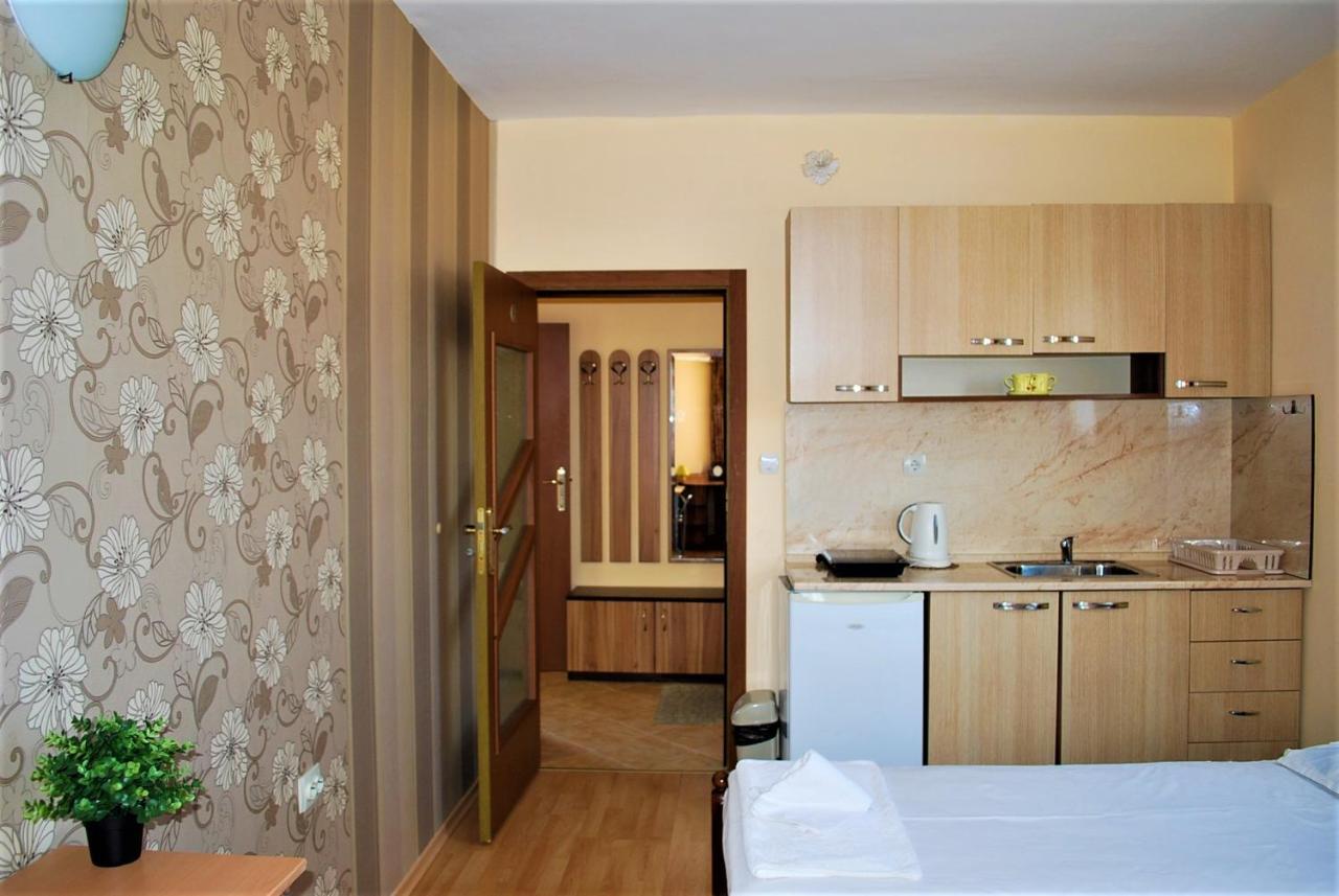 Family Hotel Amore بايالا المظهر الخارجي الصورة